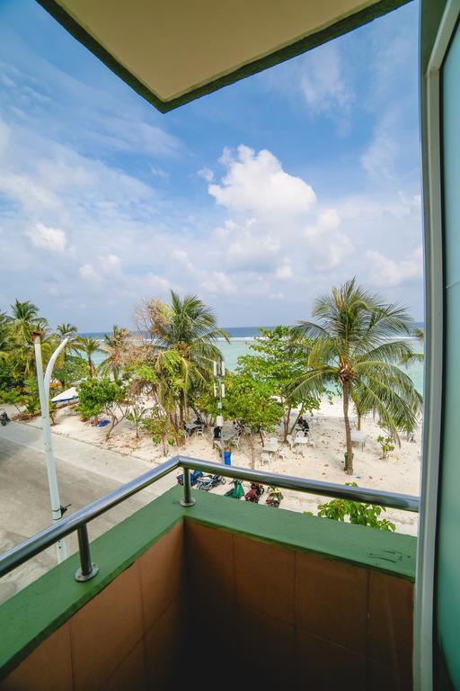 Relax Beach Inn Malé Buitenkant foto